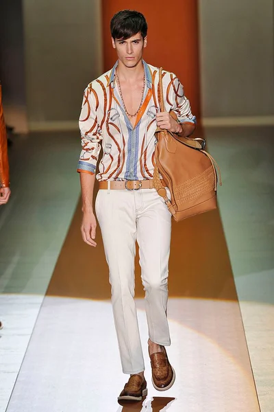 Look 24